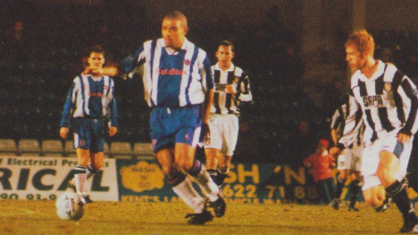 Jeff Minton on the ball as Brighton lose 1-0 at home to Notts County in the 1997-98 season