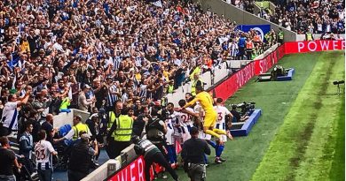 Brighton celebrate beating Manchester United 3-2 at the Amex in August 2018