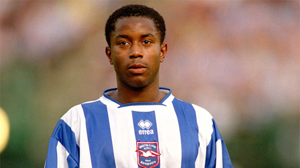 Leon Knight playing for Brighton in the 2003-04 season