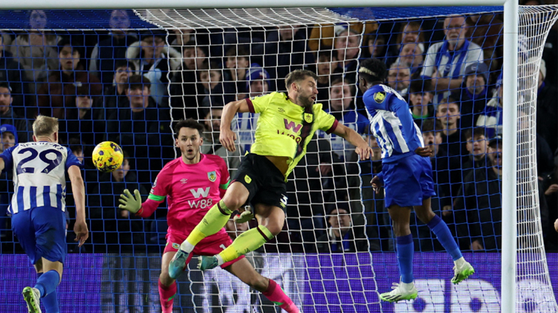 Simon Adingra scores the Albion equaliser in Brighton 1-1 Burnley