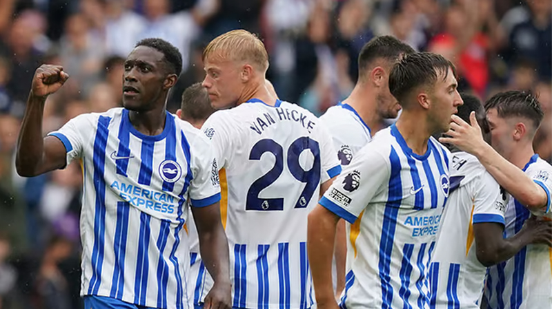 Jan Paul van Hecke was outstanding in the Brighton 2-1 Man United player ratings