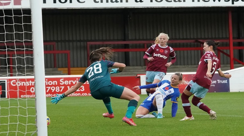 Veatriki Sarri scored her first Brighton Women goal in the 5-4 win over West Ham United