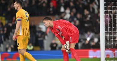 Bart Verbruggen made a bad mistake as Brighton lost 3-1 away at Fulham