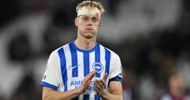 Jan Paul van Hecke ended West Ham 2-2 Brighton bandaged up with a head injury